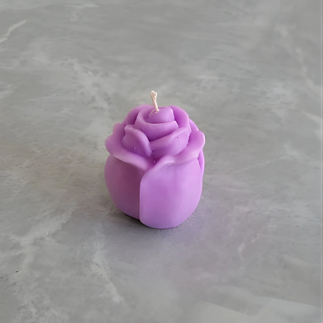 Small Tulip Candle